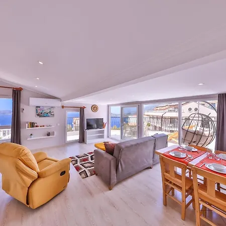 Apartment Goekyuezue Kaş